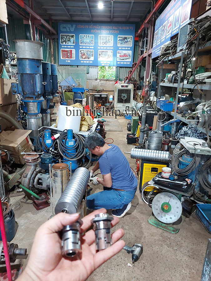Thay phớt máy bơm trục đứng chính hãng, giá tốt